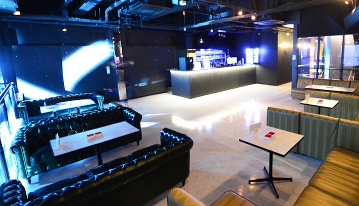 CLUB JOULE の VIP ラウンジとバー