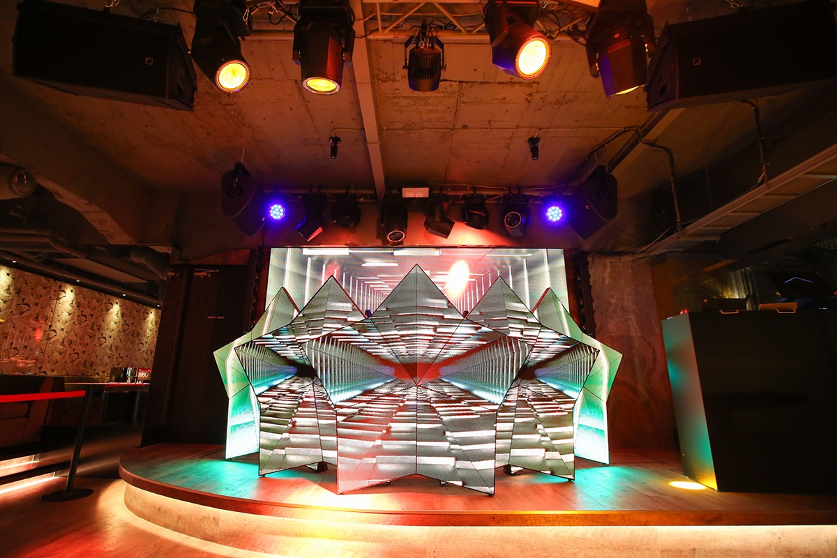 T2 NAGOYA 2F の DJ ブース