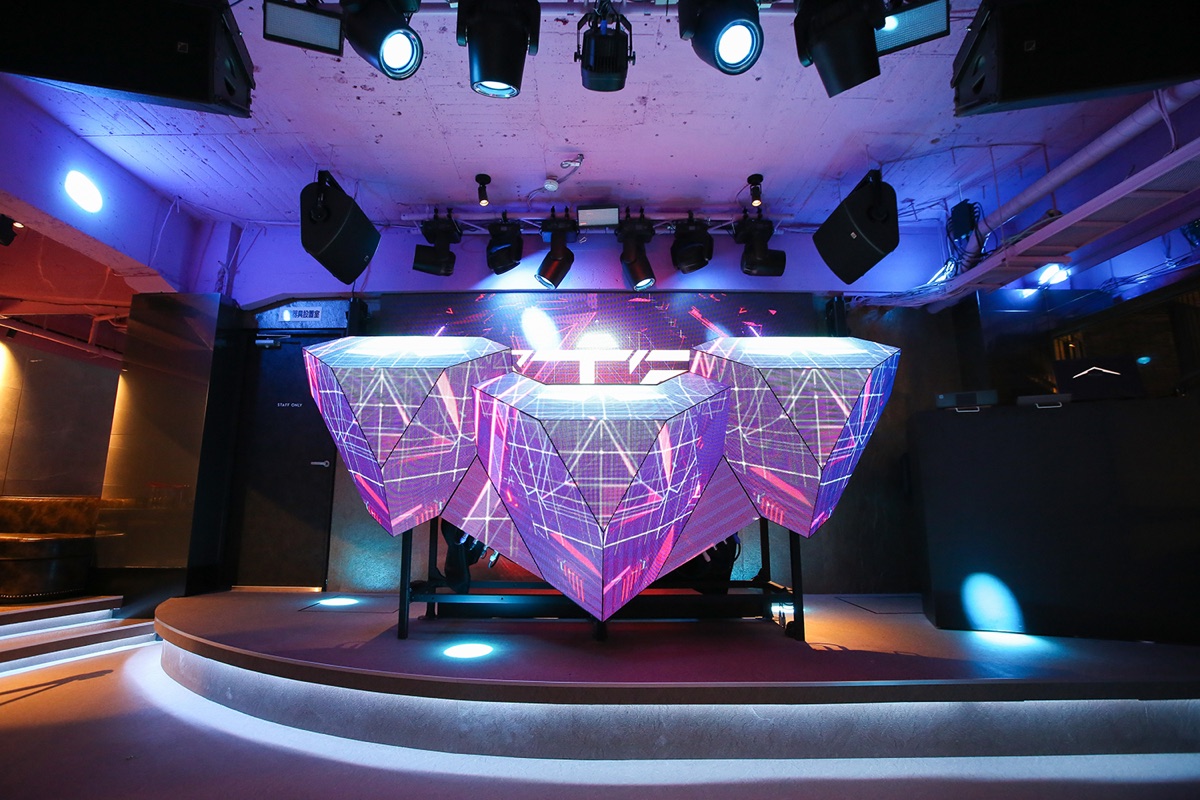 T2 NAGOYA 3F の DJ ブース