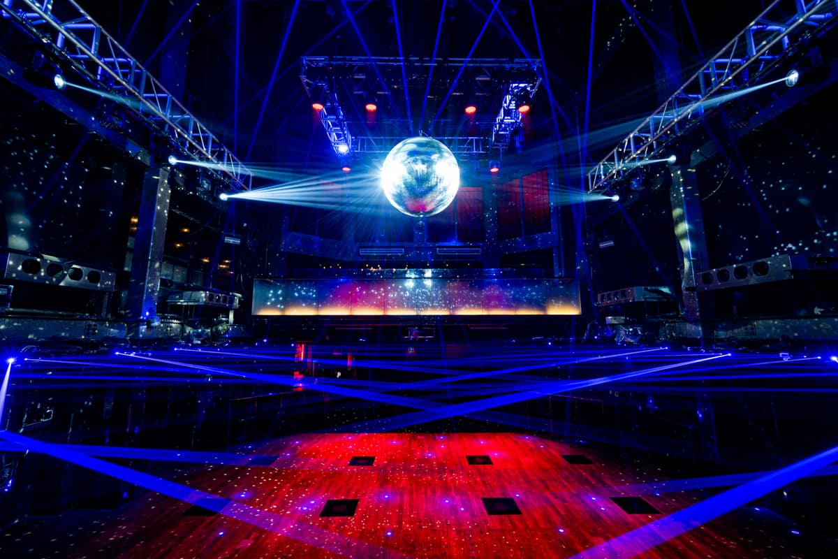 WOMB 2F のメインフロア
